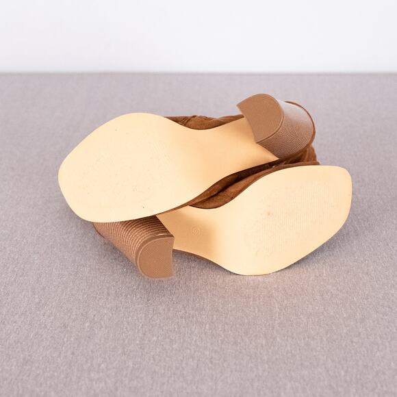 Women's Brown Faux Suede Peep Toe Heeled Zip Booties SZ 8 Festival Western Boho - Picture 6 of 8